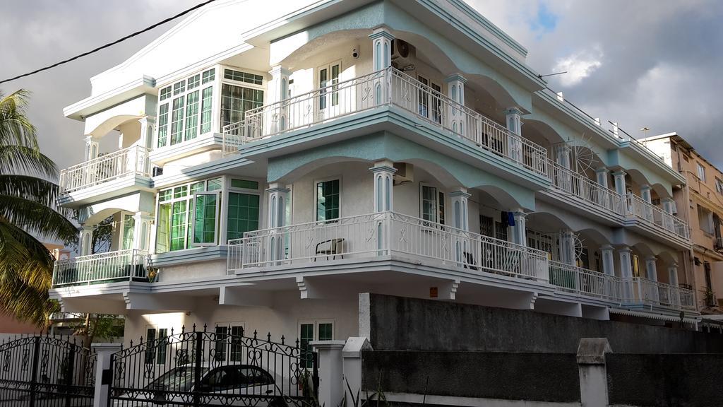 Residence Lasenza Apartment Flic en Flac Exterior foto